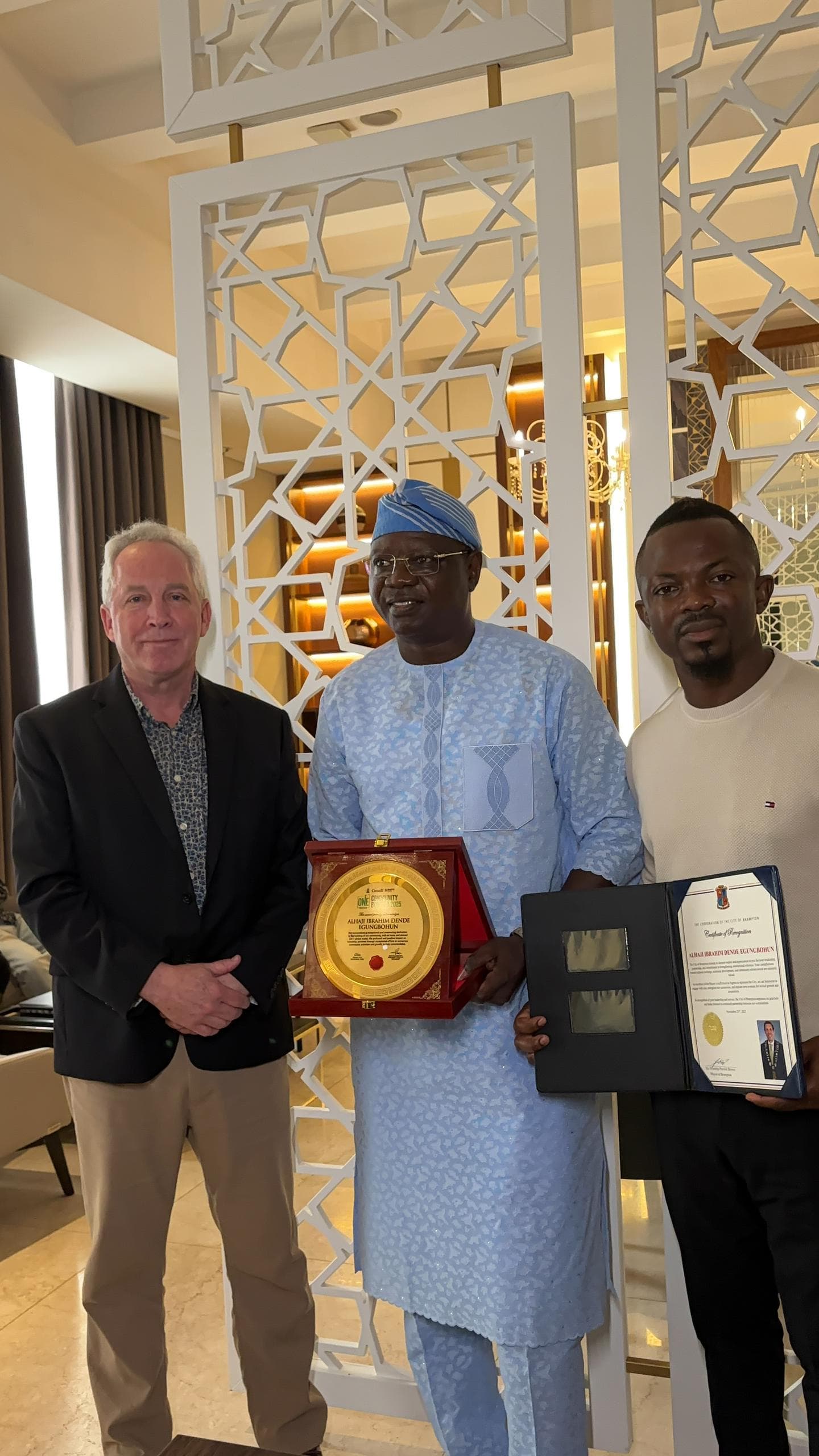 Ibrahim Dende Egungbohun Receives Award for Philanthropy