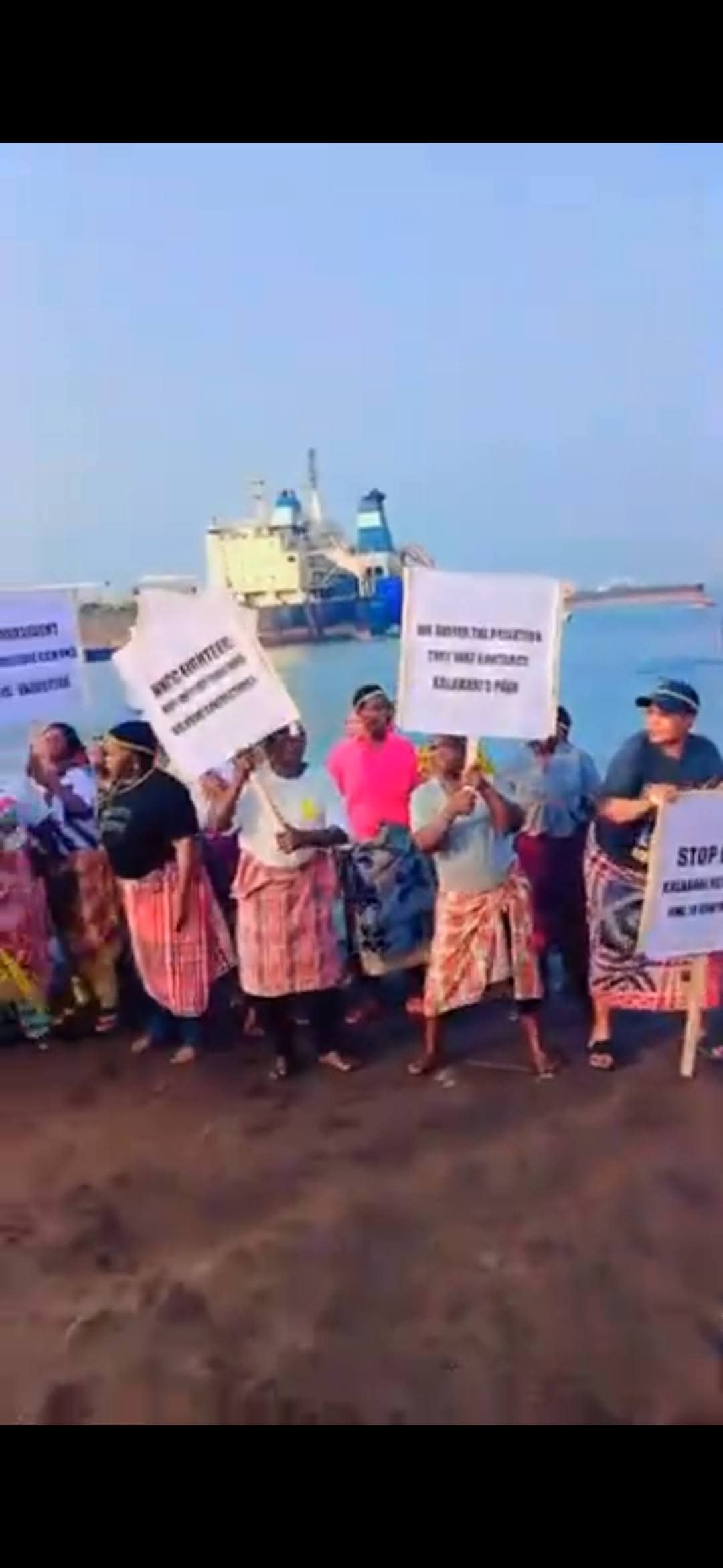 Elem Kalabari Rises Against Decades of Injustice, Women Stage Peaceful Protest *by Al Humphrey Onyanabo